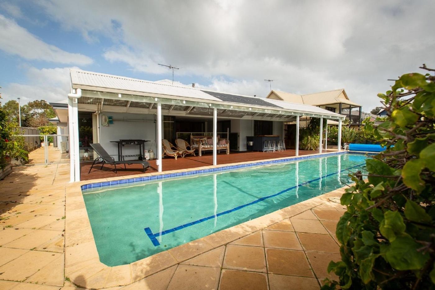 Holiday home Pool & Putt Paradise, Family Friendly, Pool, Wifi Dunsborough