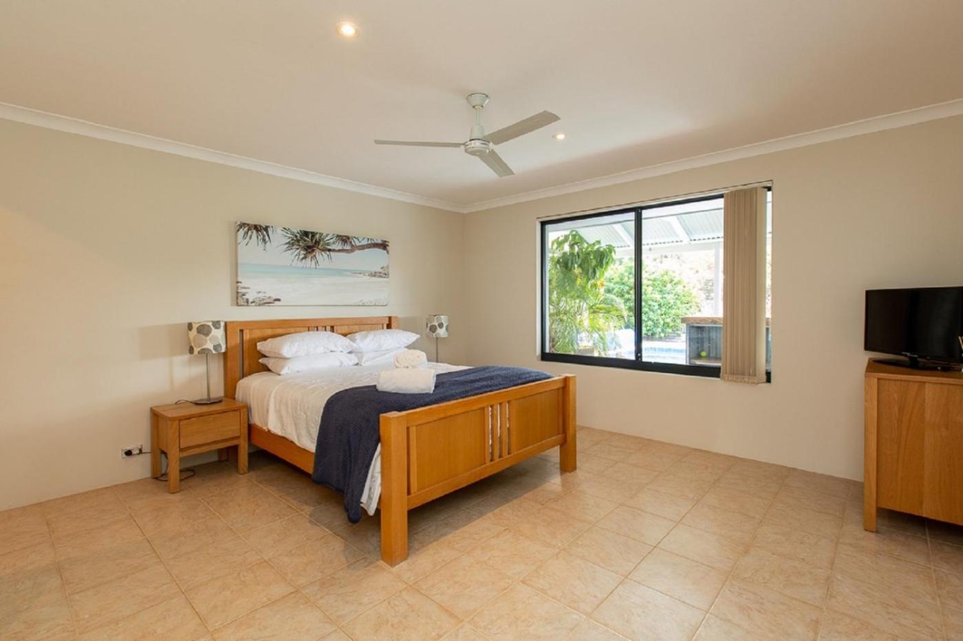 Pool & Putt Paradise, Family Friendly, Pool, Wifi Holiday home *