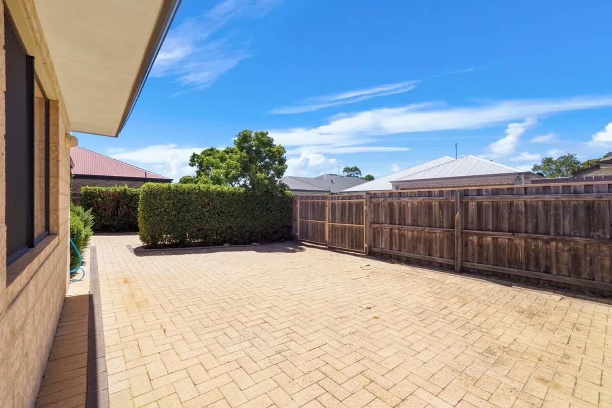 Across The Way, Golf And Heaven Holiday home Dunsborough