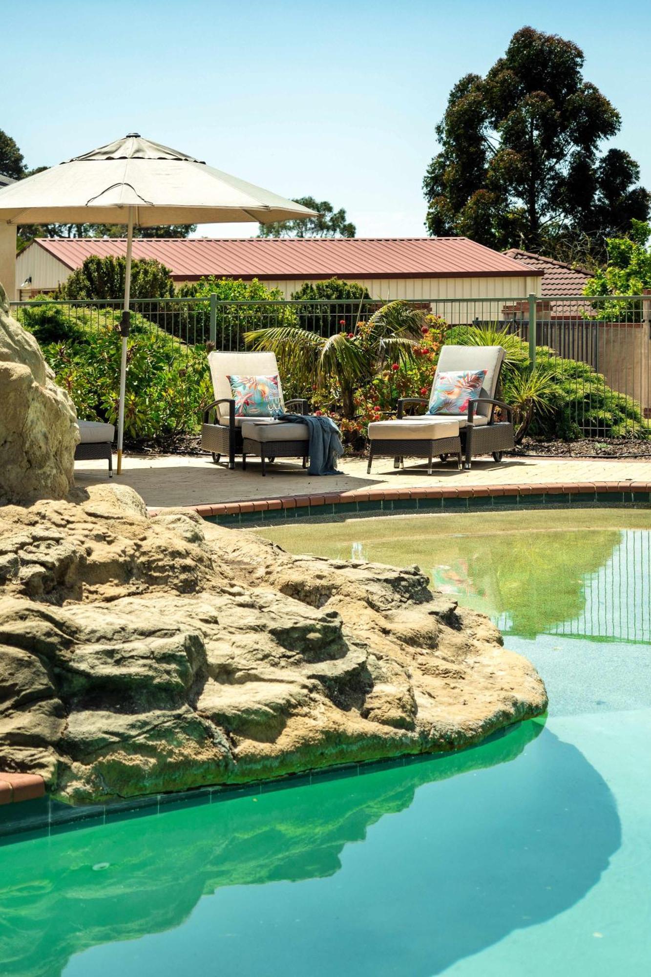 Carinya Cove - Swimming Pool, Pet Friendly, Fireplace