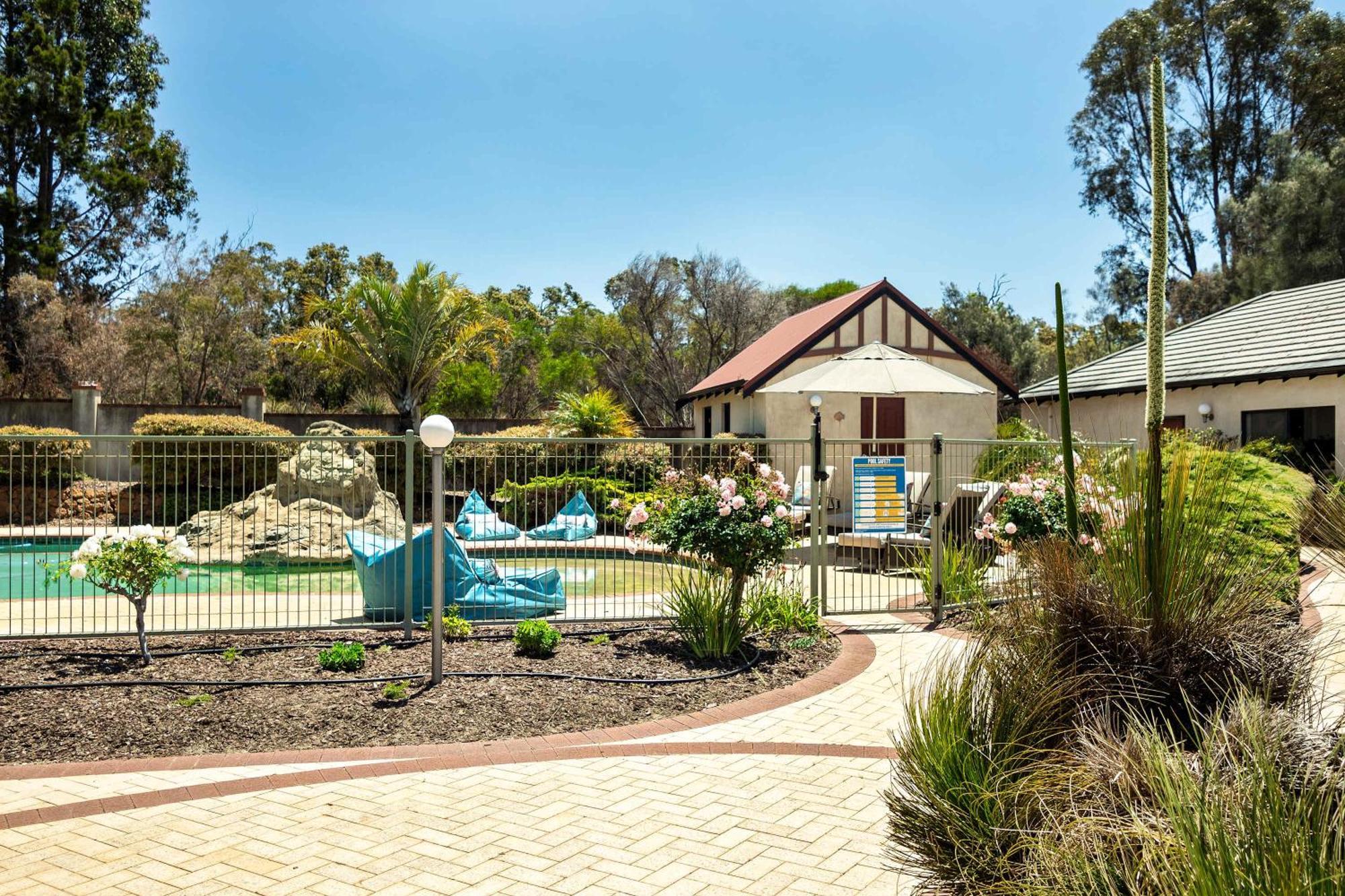 Carinya Cove - Swimming Pool, Pet Friendly, Fireplace