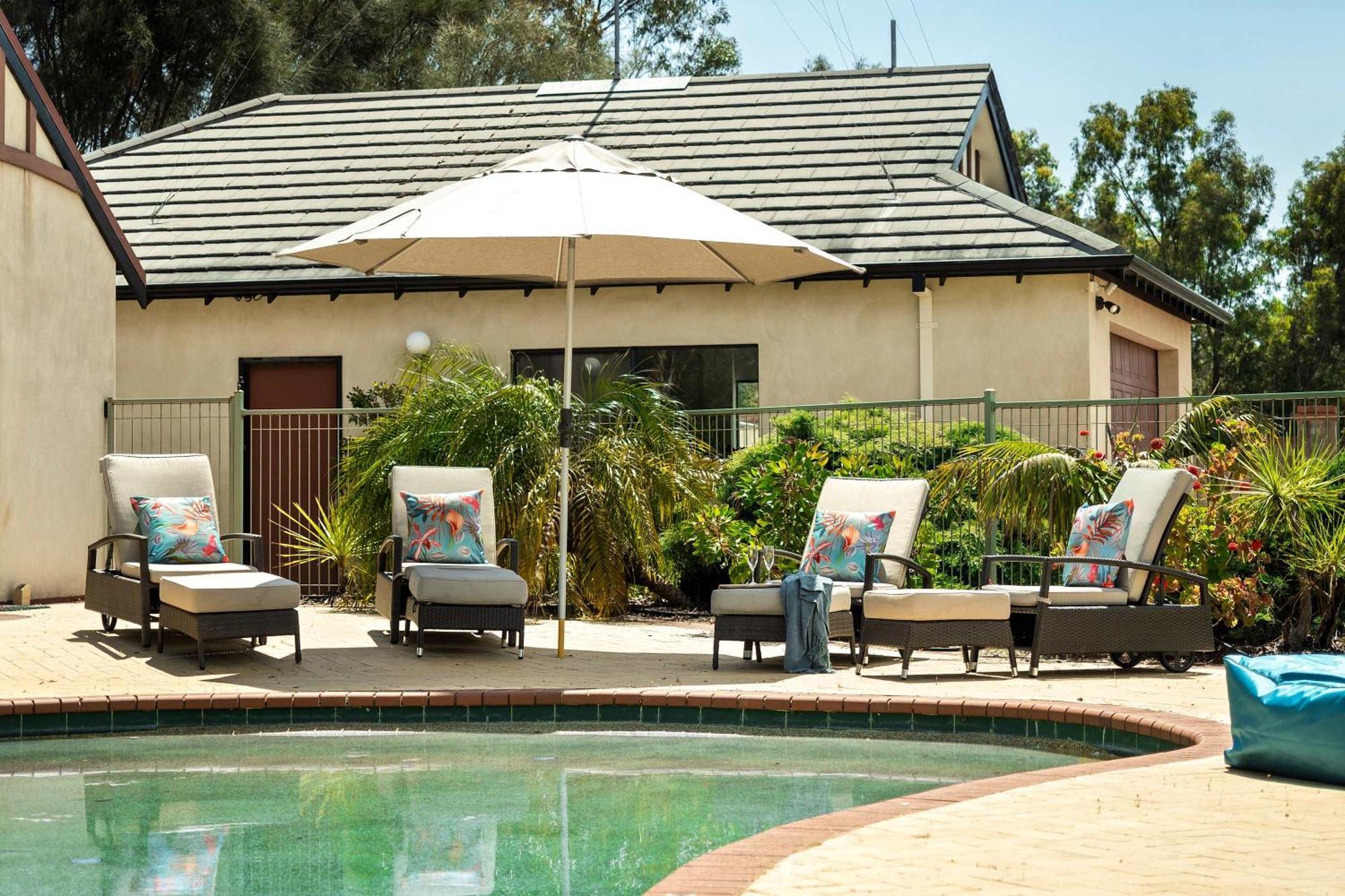 Carinya Cove - Swimming Pool, Pet Friendly, Fireplace * Dunsborough