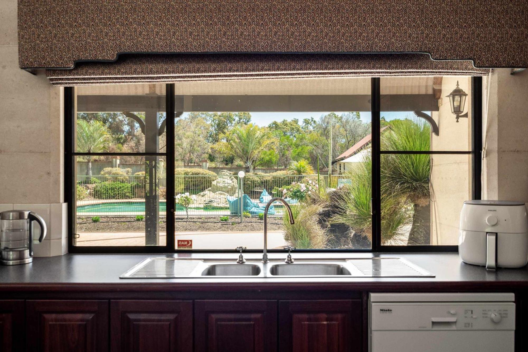 Holiday home Carinya Cove - Swimming Pool, Pet Friendly, Fireplace Dunsborough