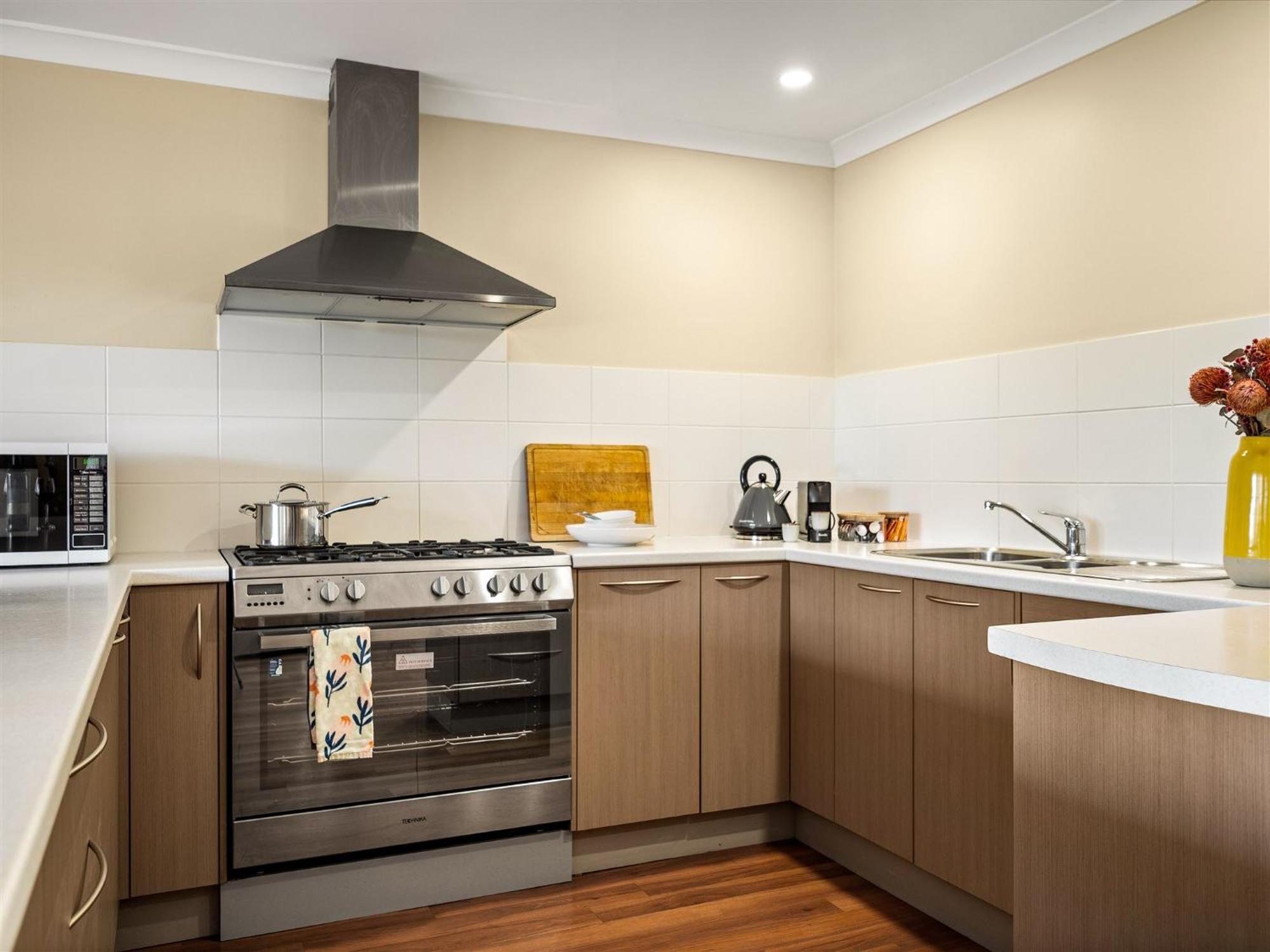 Eagle Bay House - 300m To The Beach! *