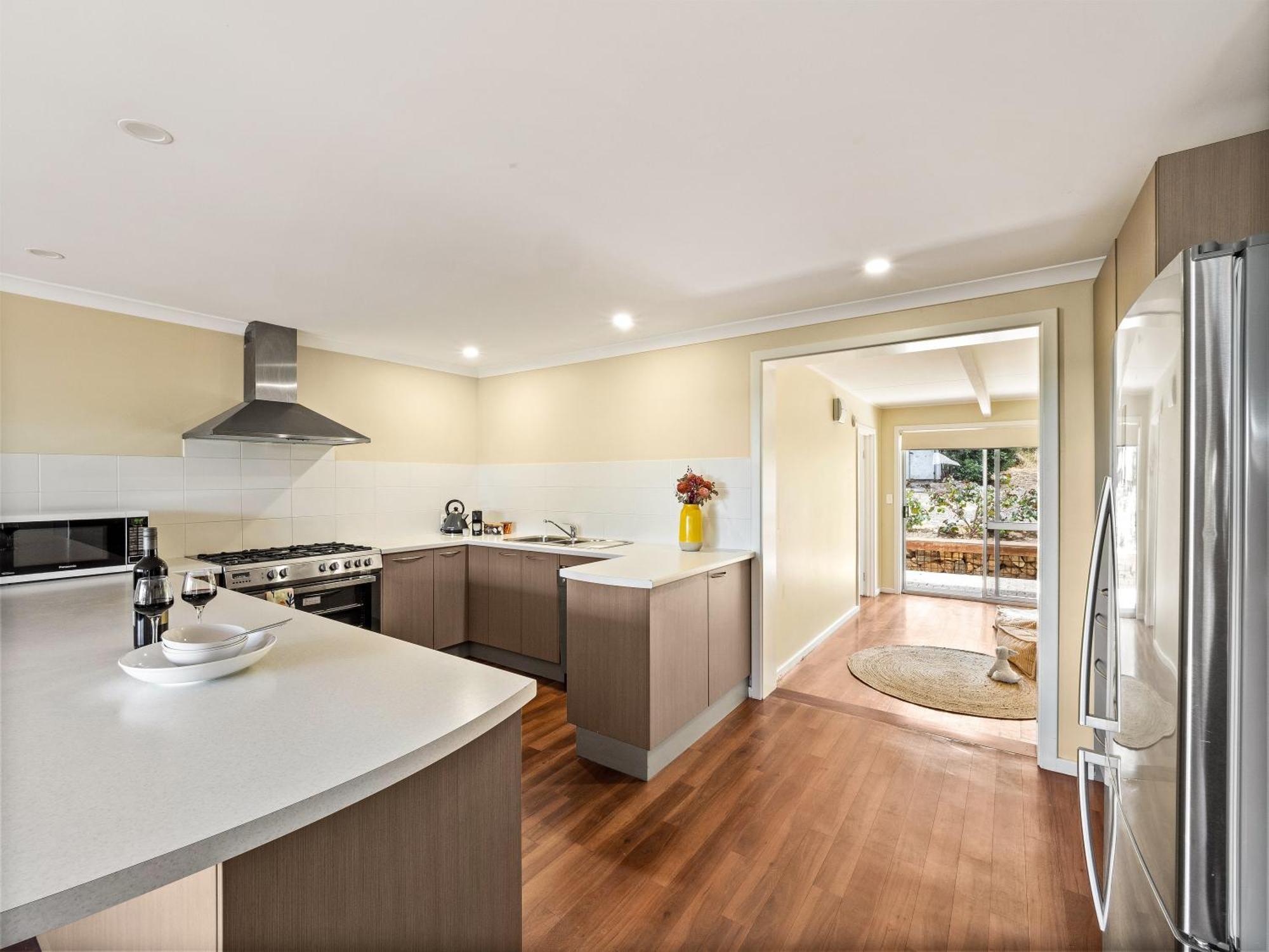 Eagle Bay House - 300m To The Beach!