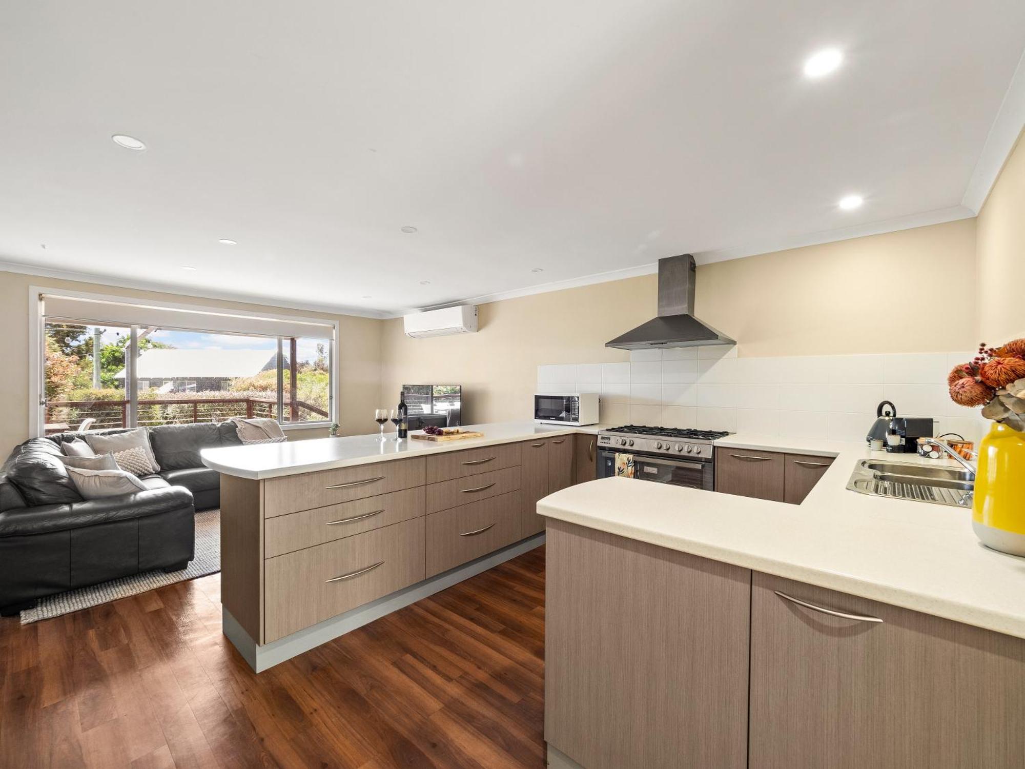 Eagle Bay House - 300m To The Beach! Holiday home *