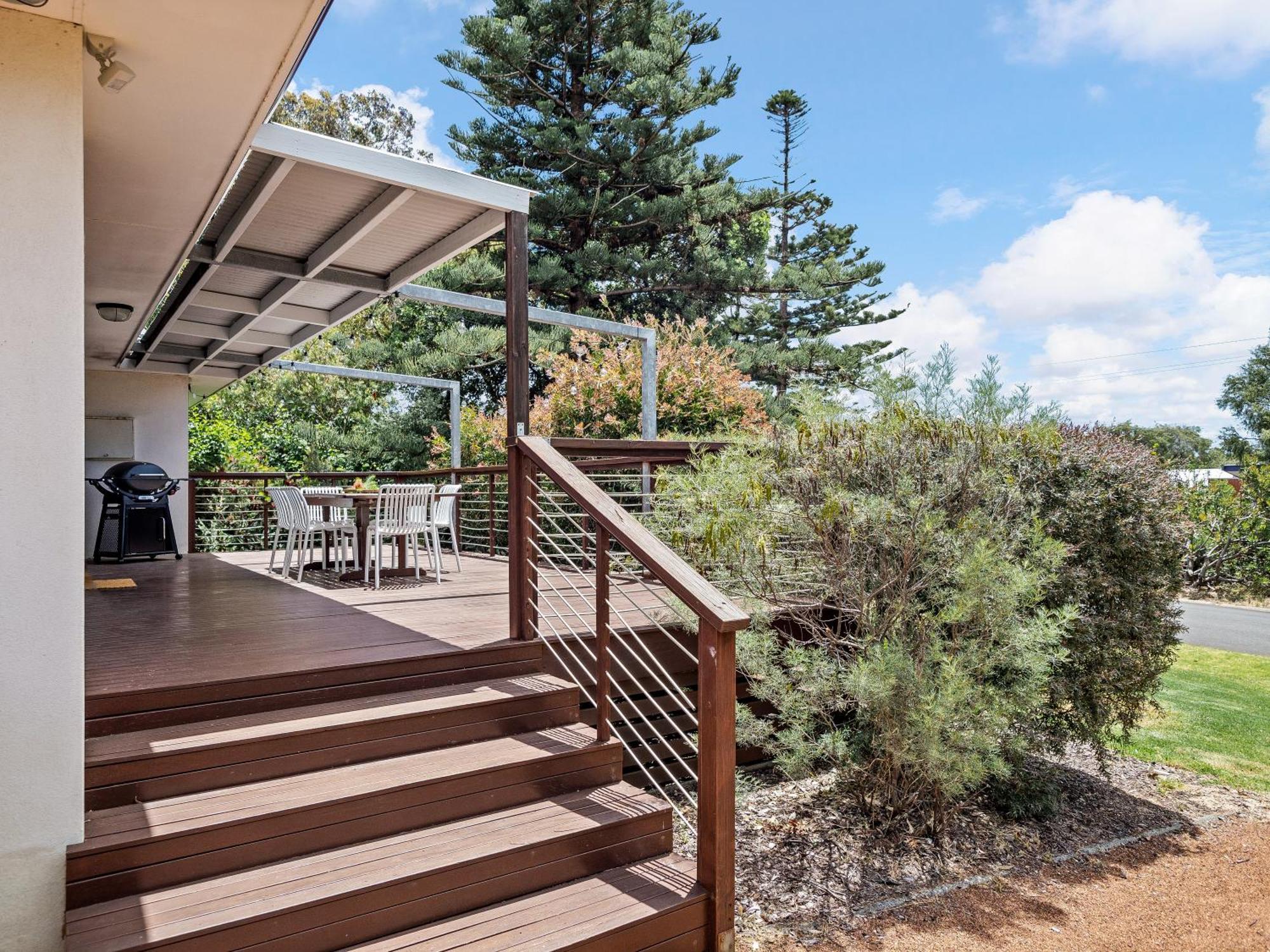 Eagle Bay House - 300m To The Beach! *