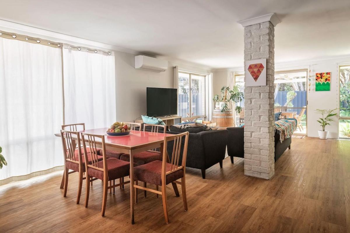 Holiday home Family Retreat, Near & Town