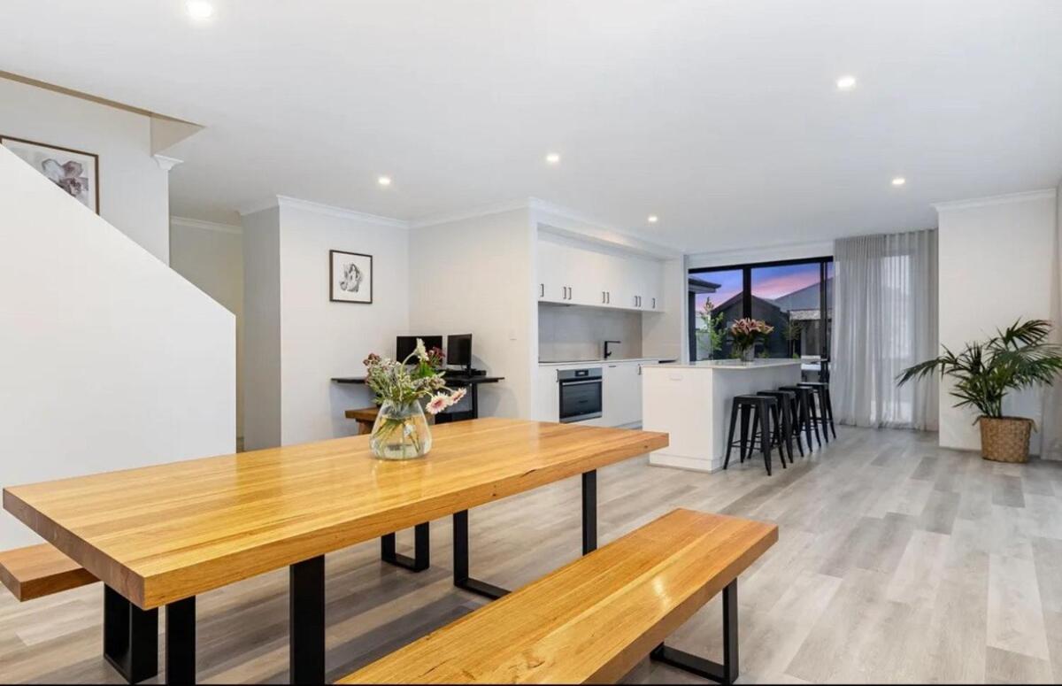 Elanora Retreat *