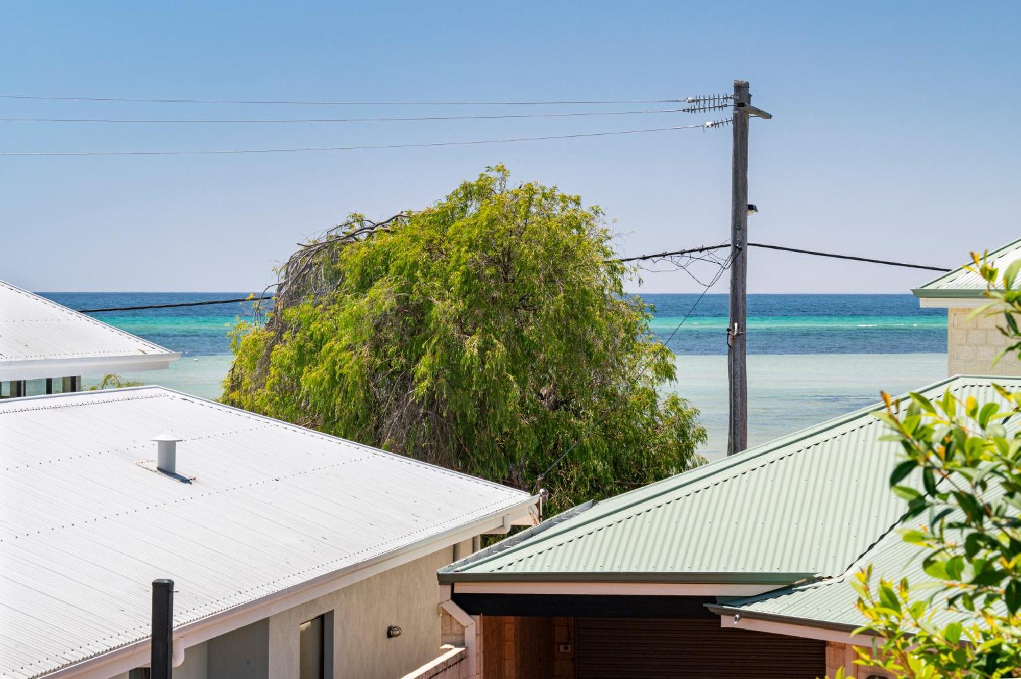 By The Bay Holiday home *