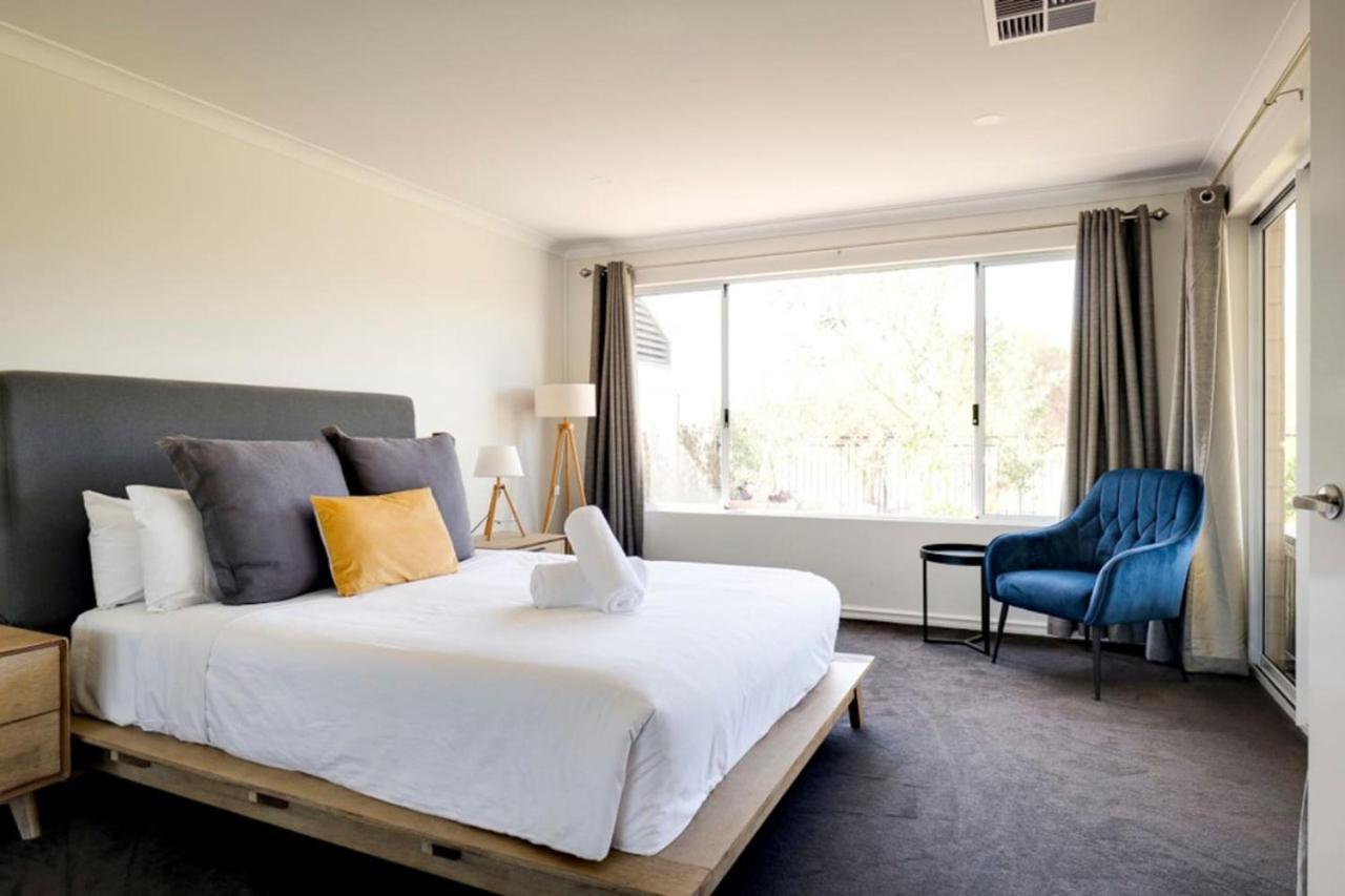 Delightfully Relaxing Retreat In Holiday home *