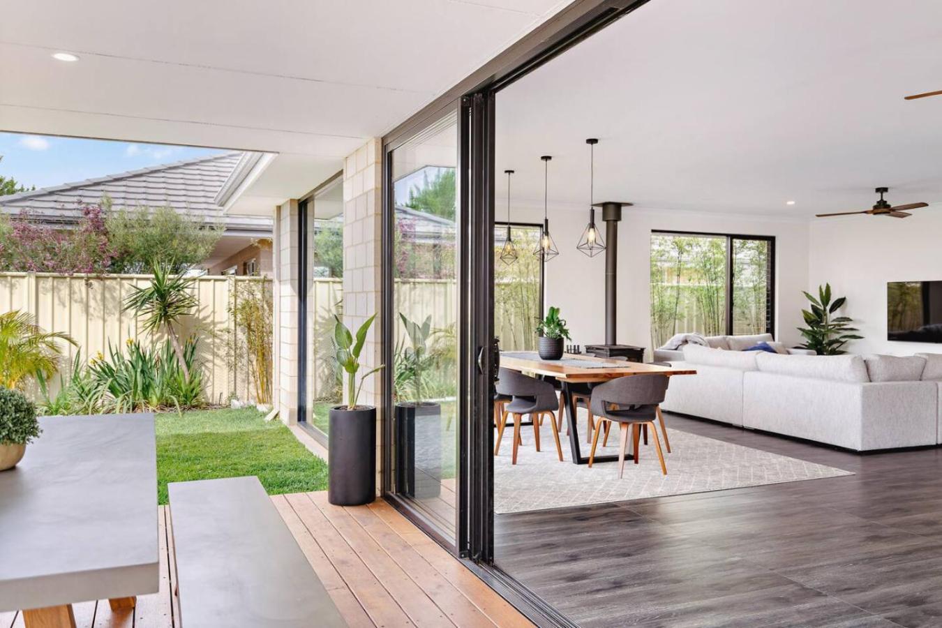 Mainbreak Dunsborough Stylish Coastal Retreat