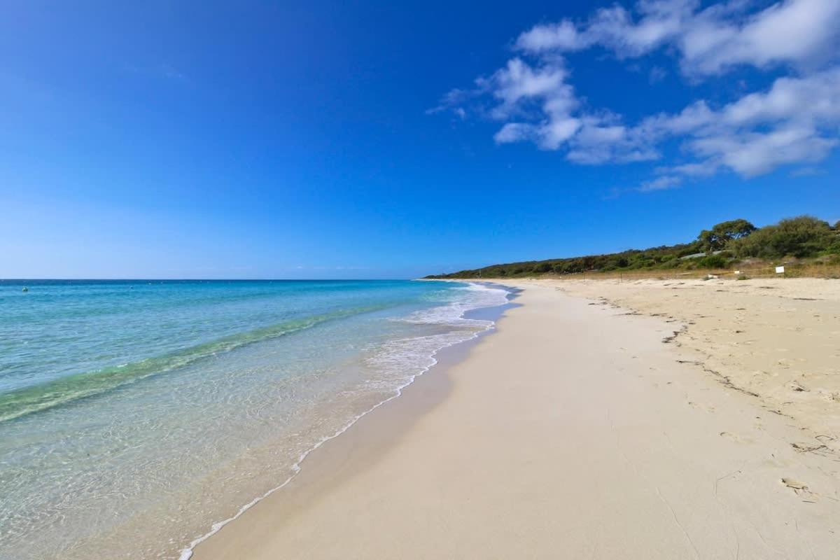 Eagle Bay House - 300m To The Beach!