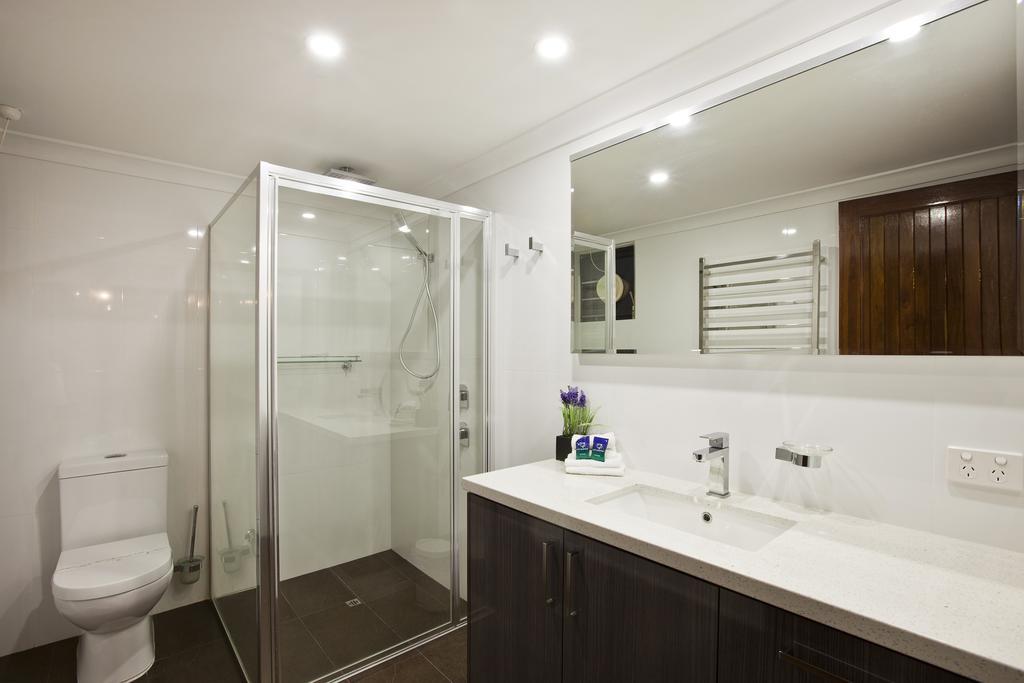 Whalers Cove Villas *