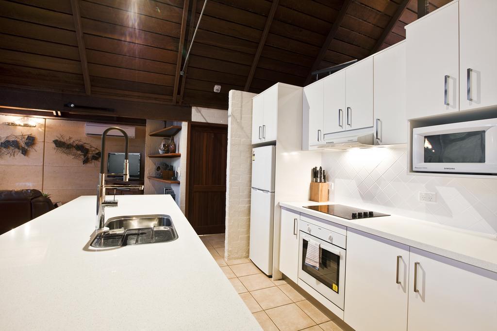 Whalers Cove Villas *