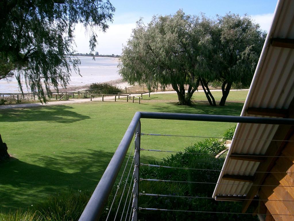 Whalers Cove Villas *