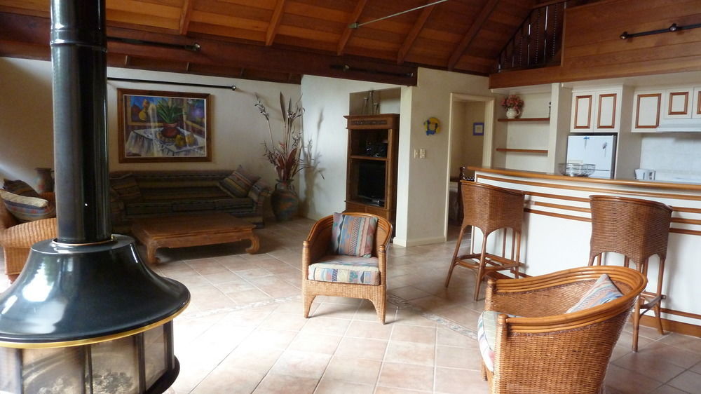 Whalers Cove Villas *