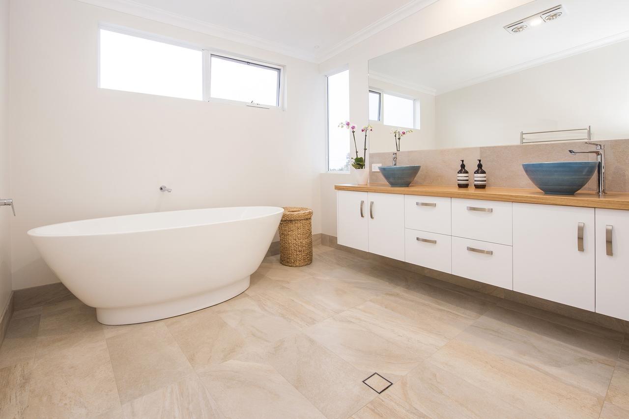 Yaringa Holiday home