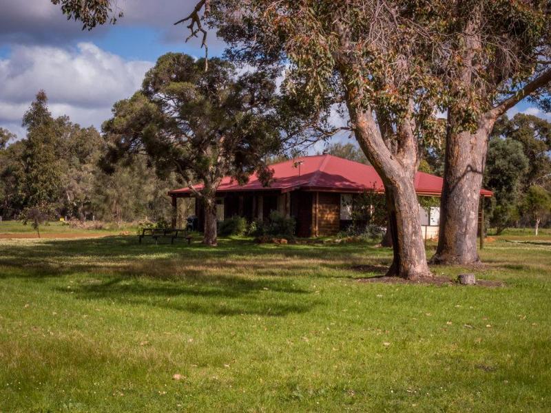 Hotel Rail Carriages & Farm 3*