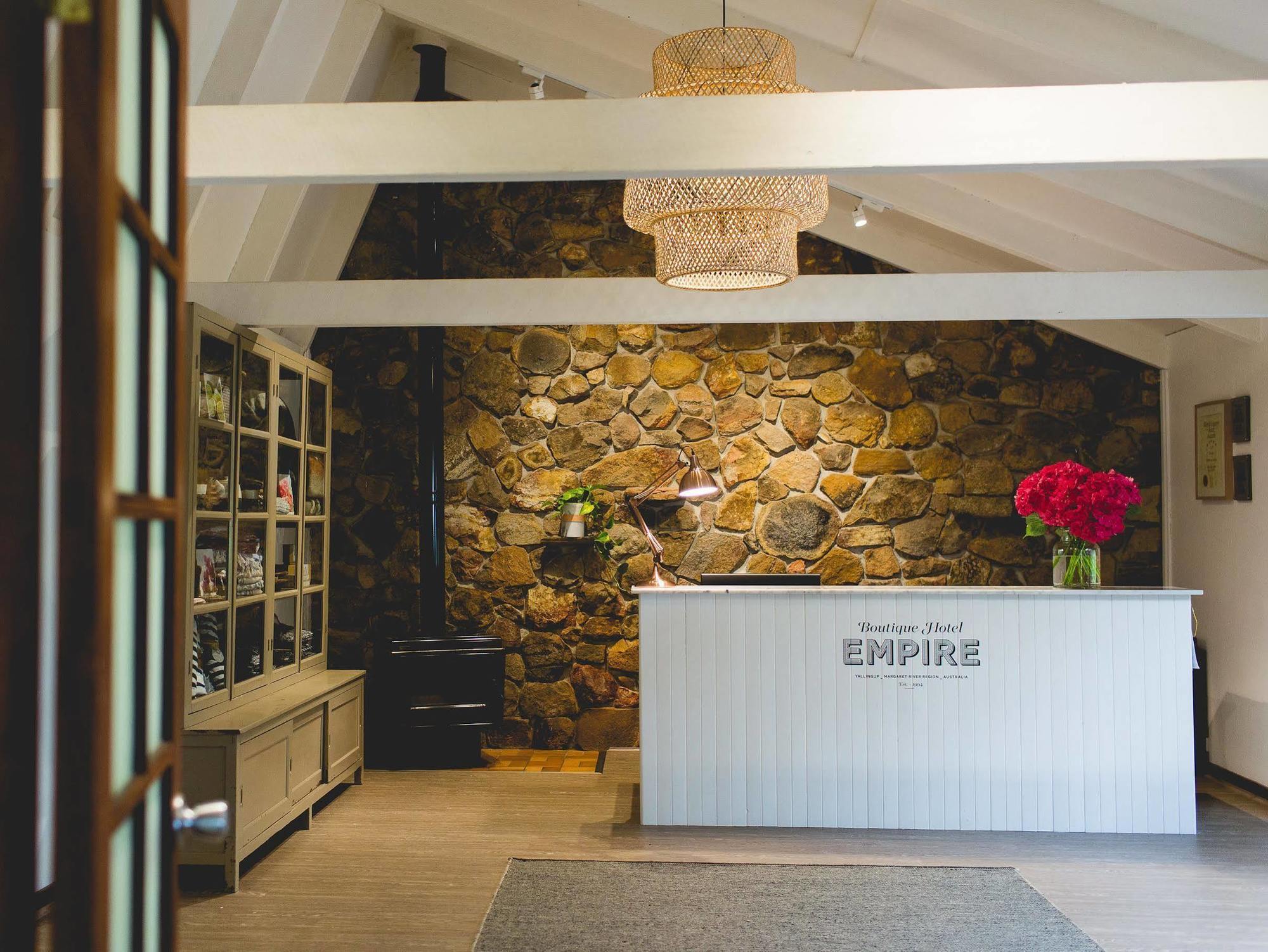 Hotel Empire Retreat
