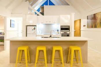 Whalers Cove Villas *