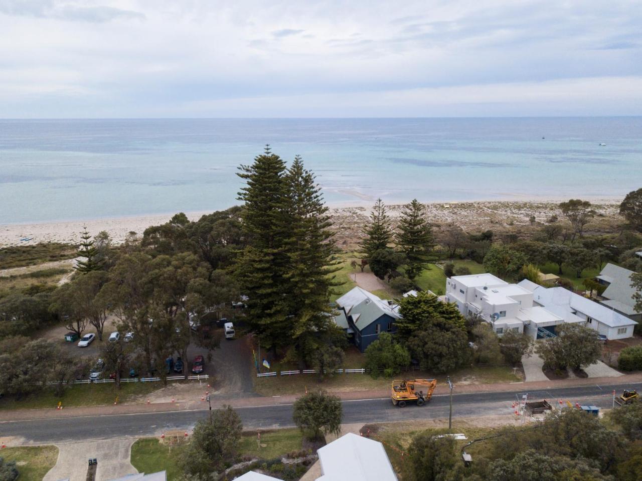 Beachouse Yha Hostel *