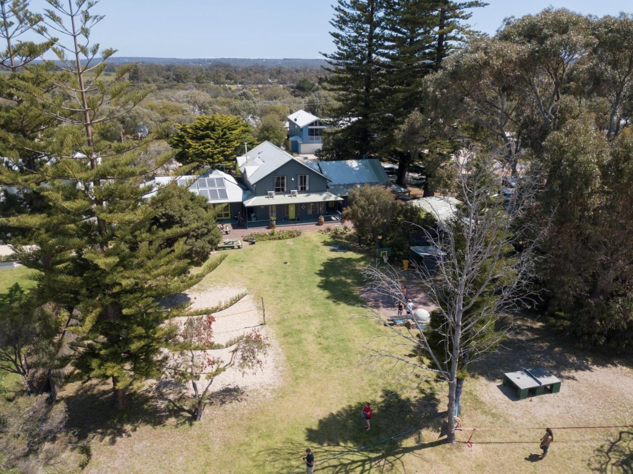 Hostel Beachouse Yha *