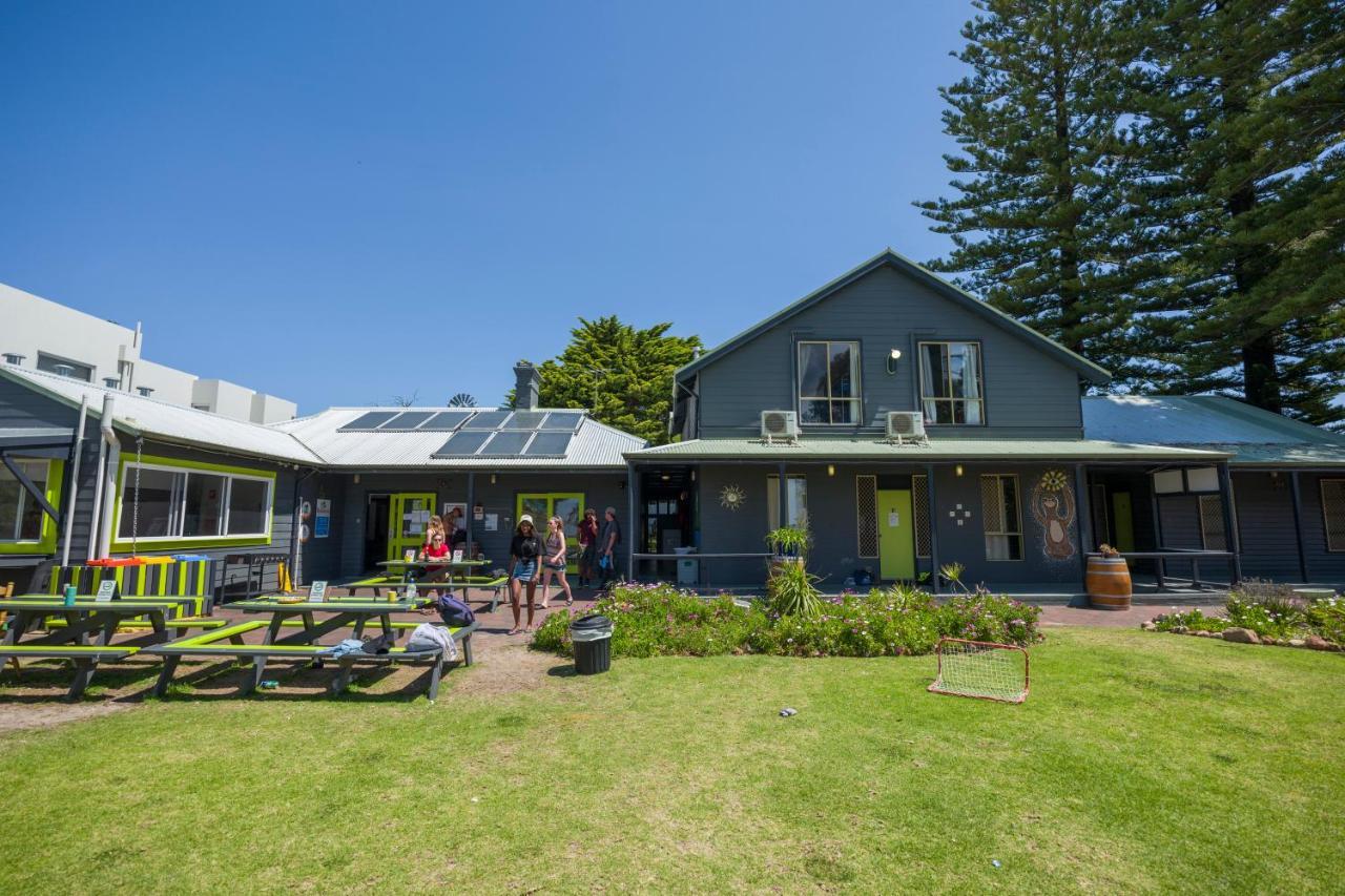 Hostel Beachouse Yha *
