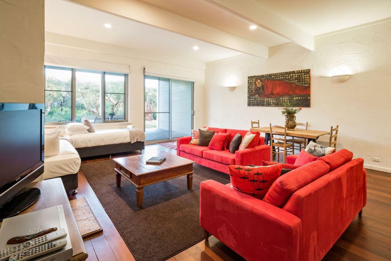 Beachfront On Eagle Bay Holiday home *