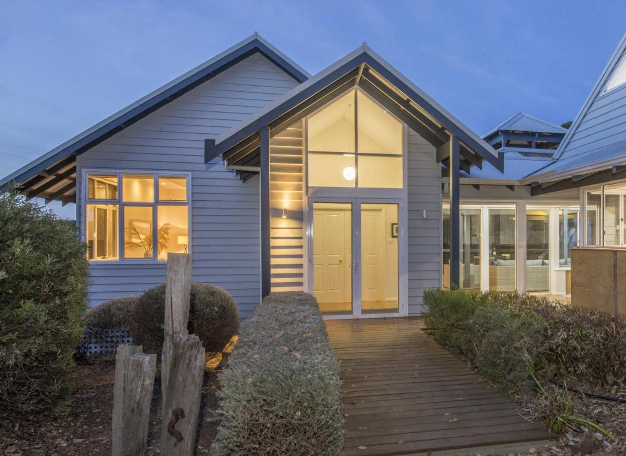 Eebee House Holiday home *