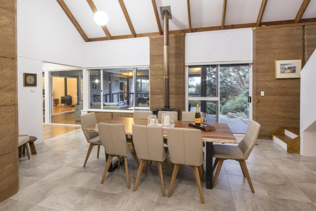 Holiday home Eebee House