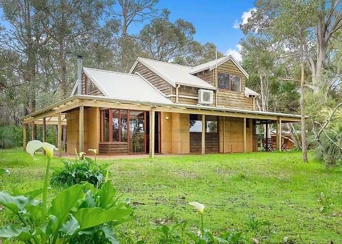 Kookaburra Cottage At Woodstone Estate