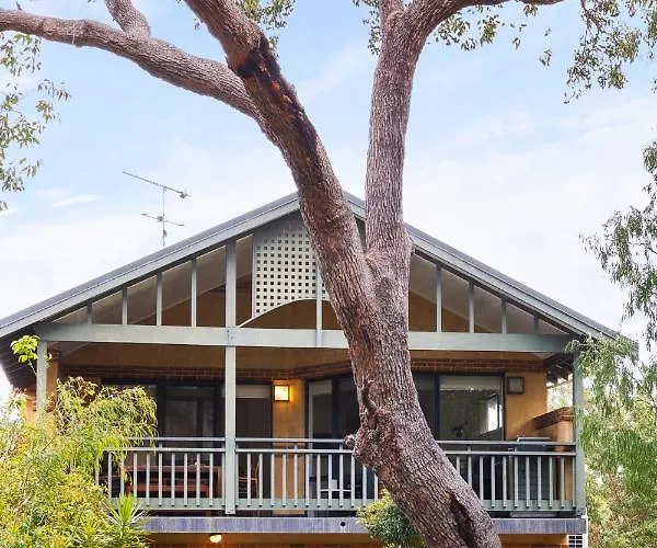 Pet Friendly Family Favourite - Kangaroo And Fairway Views With Air Con