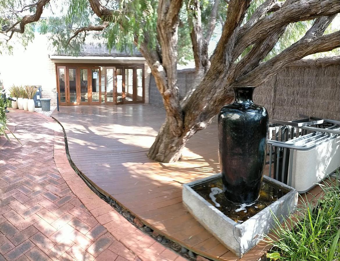 & Dunsborough