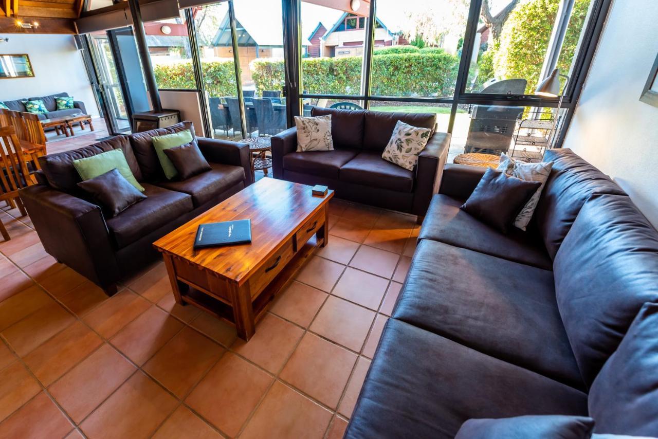 Villa Whalers Cove Villas *