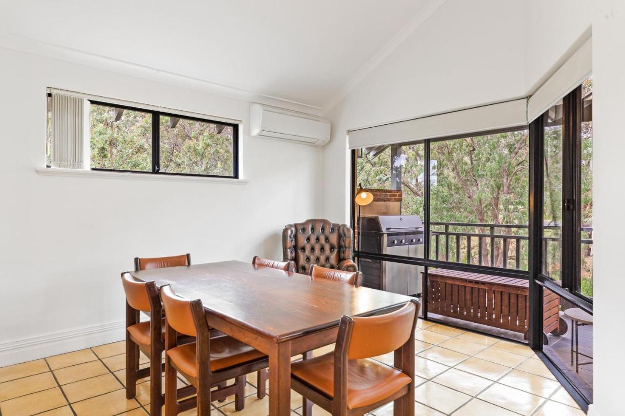 Pet Friendly Family Favourite - Kangaroo And Fairway Views With Air Con