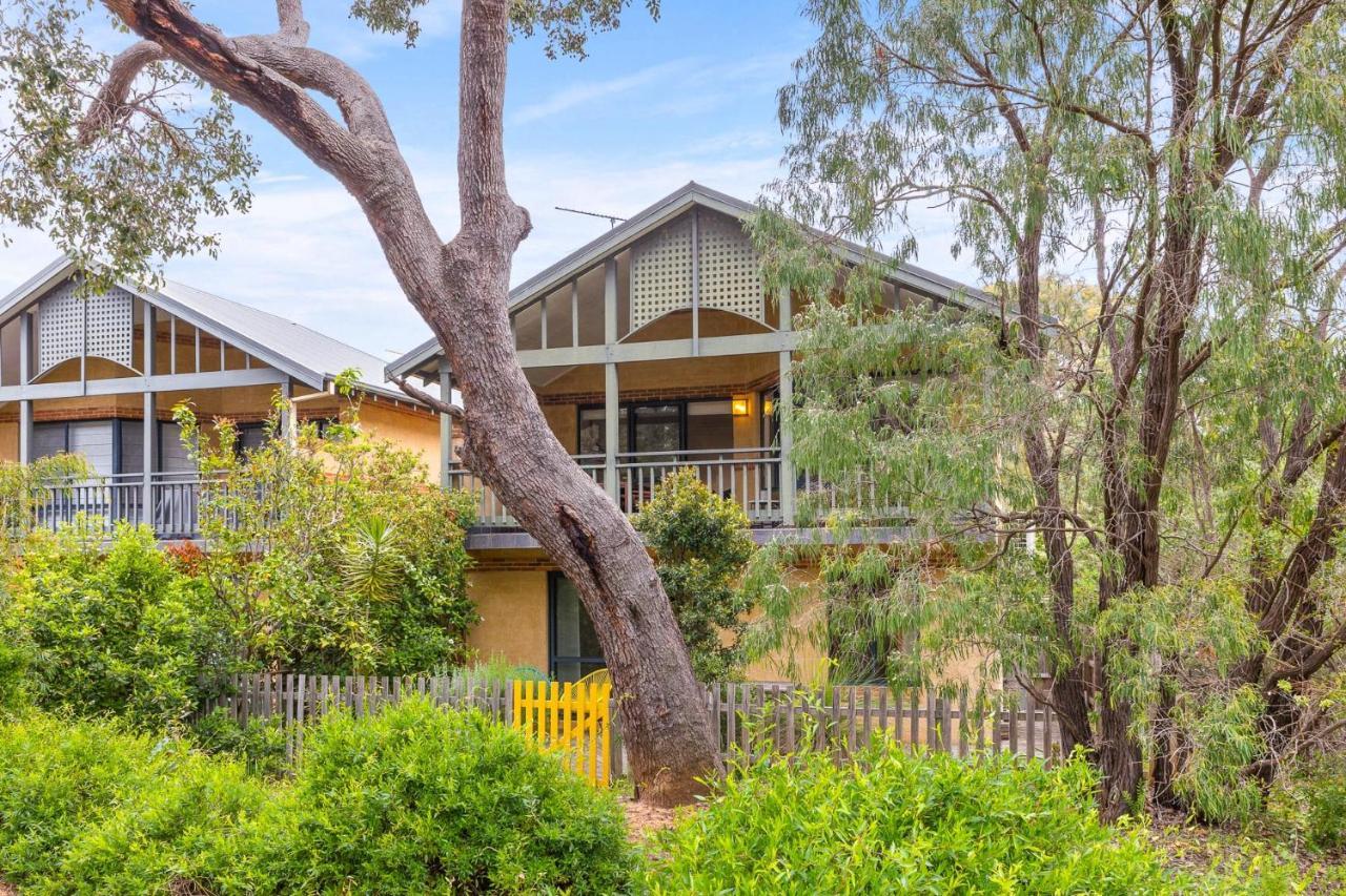 Holiday home Pet Friendly Family Favourite - Kangaroo And Fairway Views With Air Con