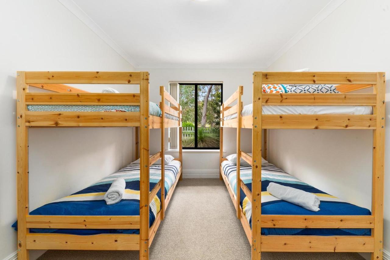 Pet Friendly Family Favourite - Kangaroo And Fairway Views With Air Con Holiday home Dunsborough