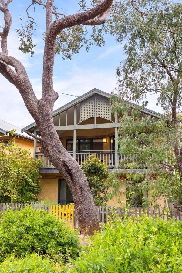 Pet Friendly Family Favourite - Kangaroo And Fairway Views With Air Con *