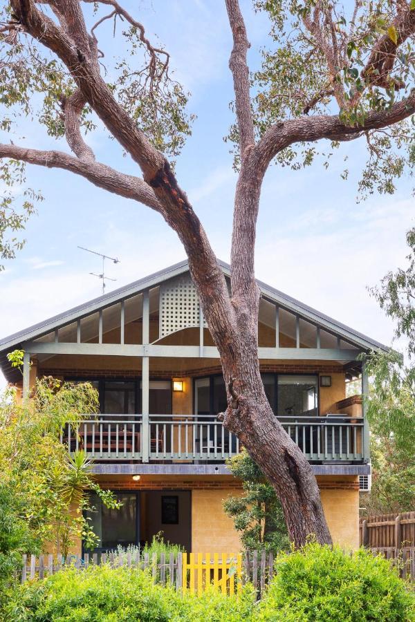 Pet Friendly Family Favourite - Kangaroo And Fairway Views With Air Con Holiday home Dunsborough