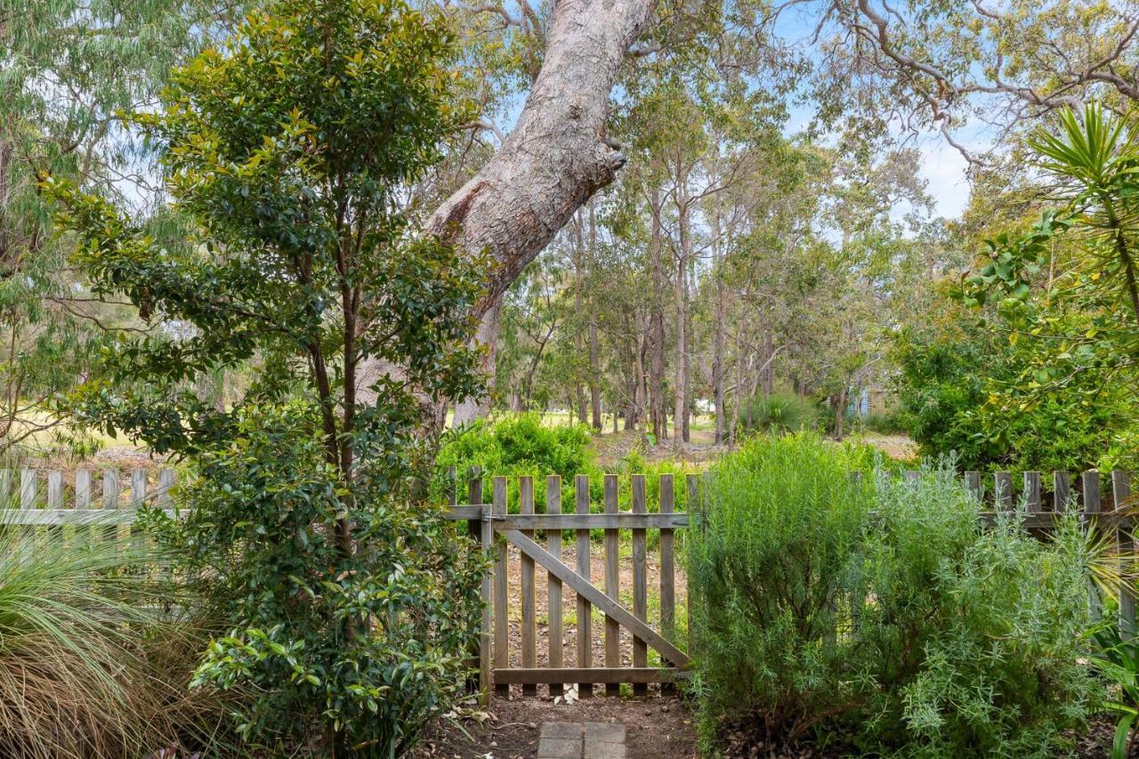 Pet Friendly Family Favourite - Kangaroo And Fairway Views With Air Con Holiday home *