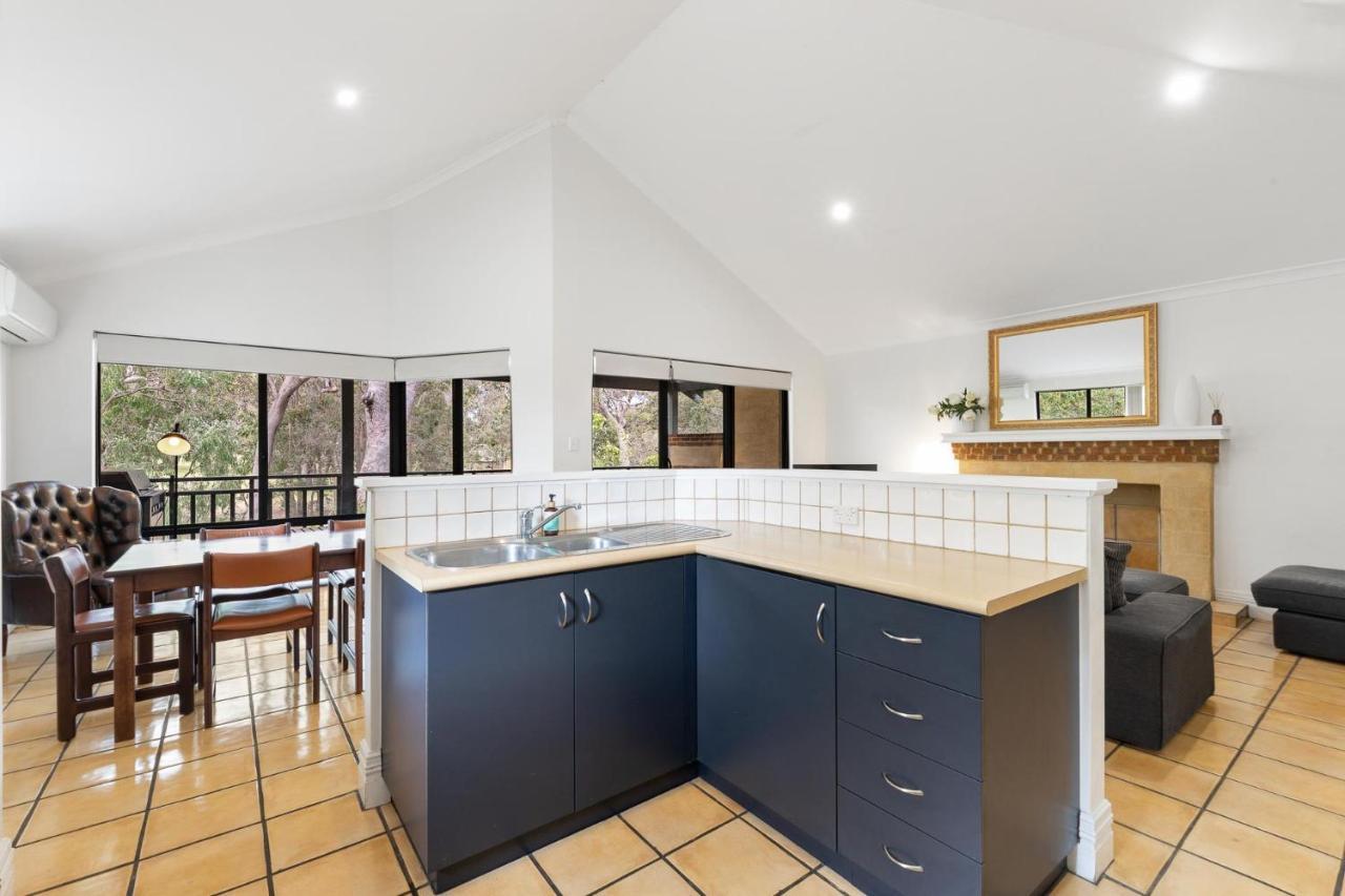 Pet Friendly Family Favourite - Kangaroo And Fairway Views With Air Con Holiday home *