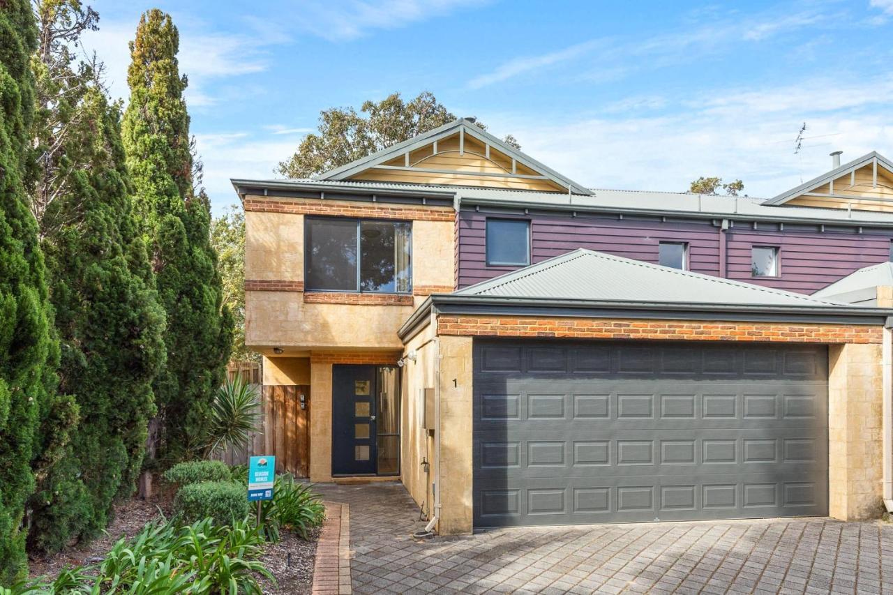 Pet Friendly Family Favourite - Kangaroo And Fairway Views With Air Con Holiday home