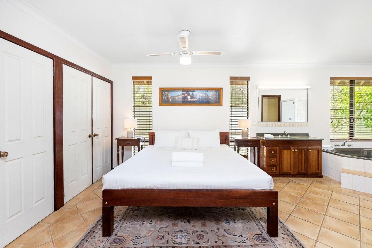 Eagle Bay - 1 Street Back From Stunning Eagle Bay! Holiday home