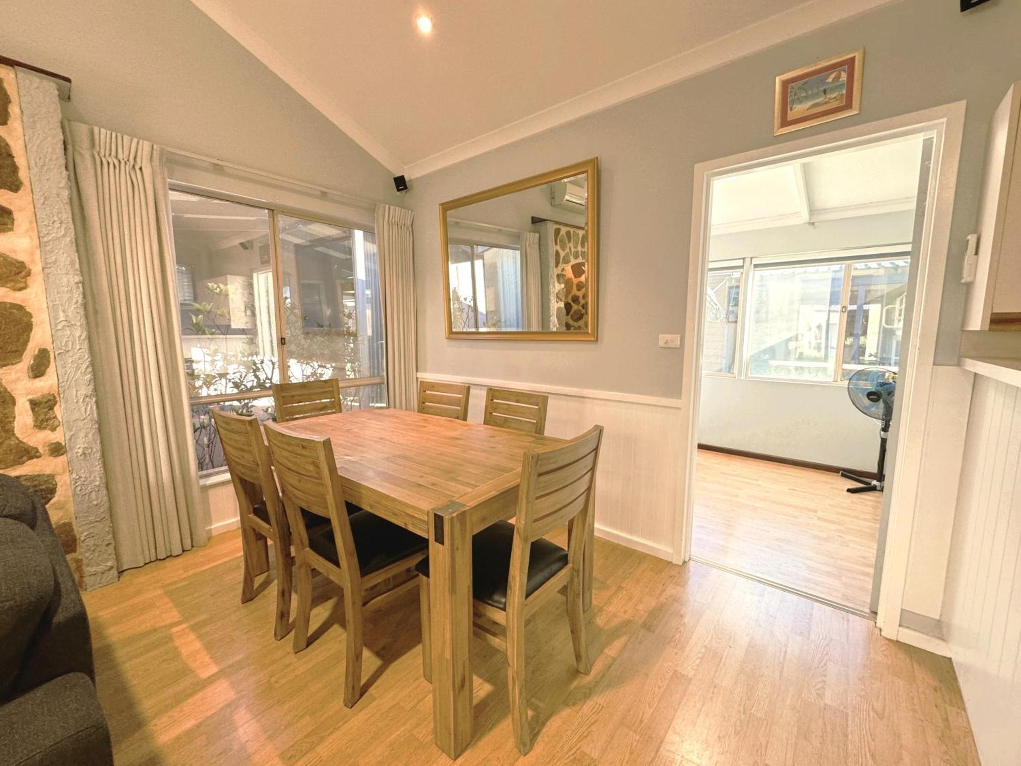 Bay Village Dunsborough Resort 4*