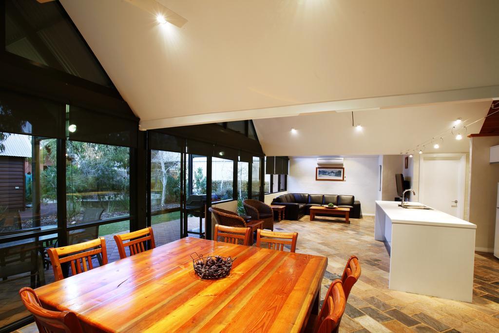 Whalers Cove Villas